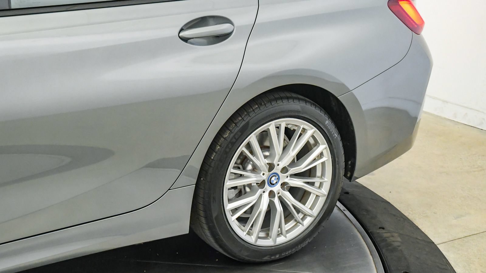 Certified 2023 BMW 330e xDrive w/ Premium Package AWD/4WD image 11