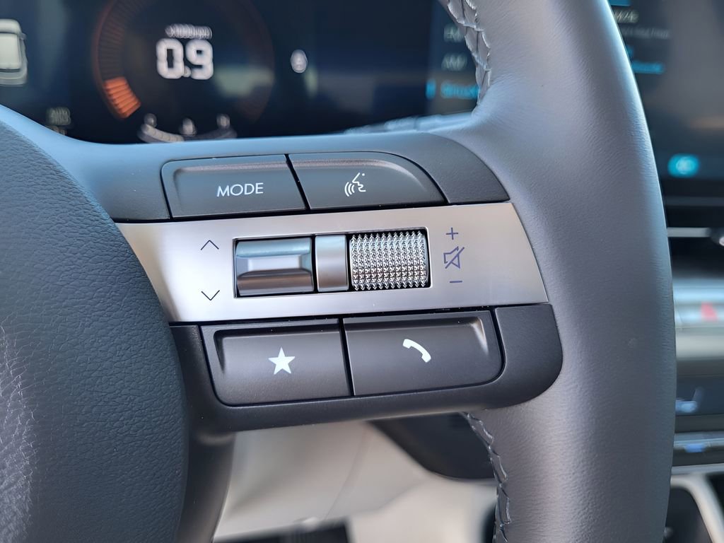 Used 2025 Hyundai Kona SEL image 27