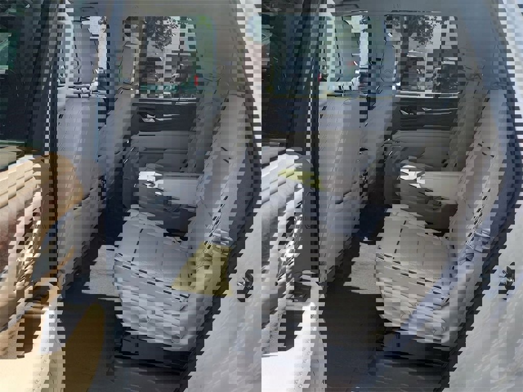 Used 2022 GMC Yukon Denali w/ Advanced Technology Package image 26