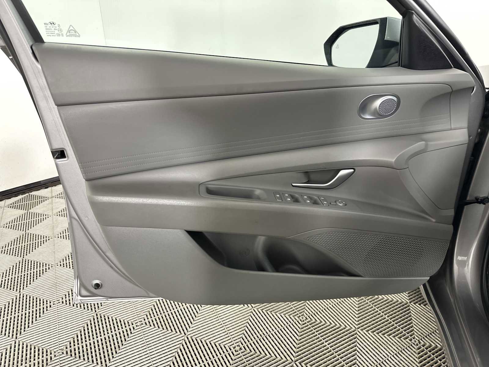 Certified 2024 Hyundai Elantra SEL FWD image 15