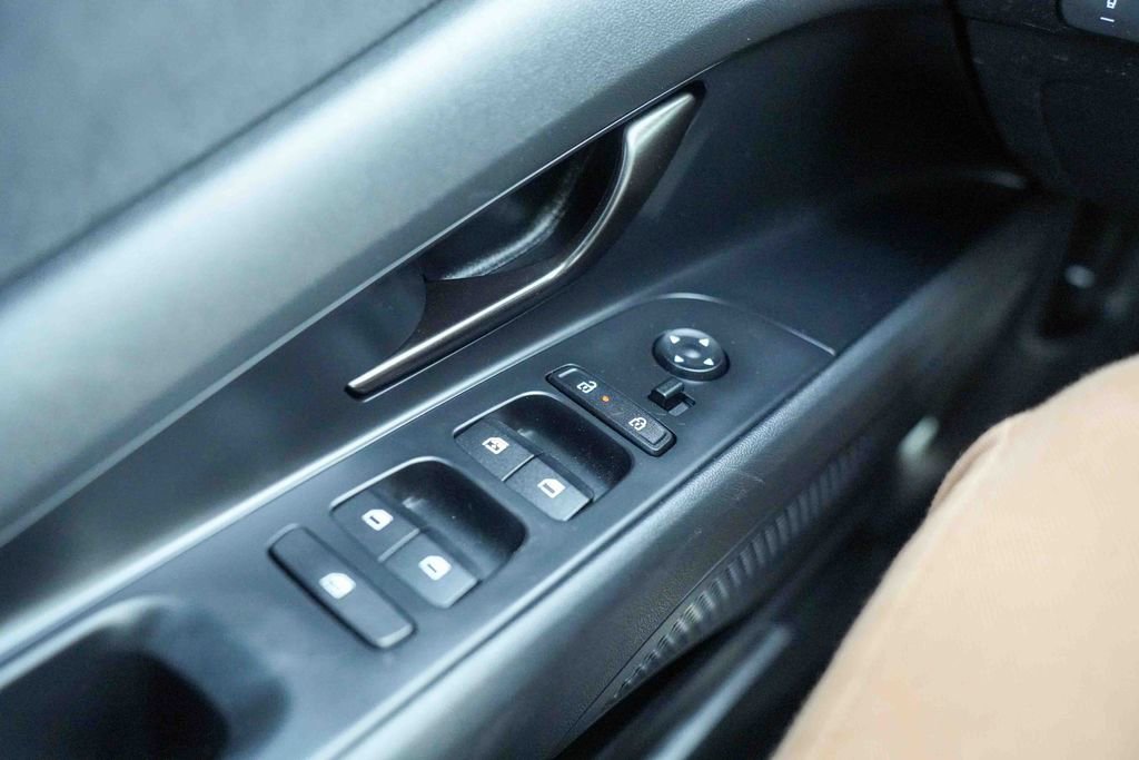Used 2025 Hyundai Elantra N image 32