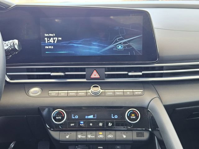 Used 2025 Hyundai Elantra Limited FWD image 23