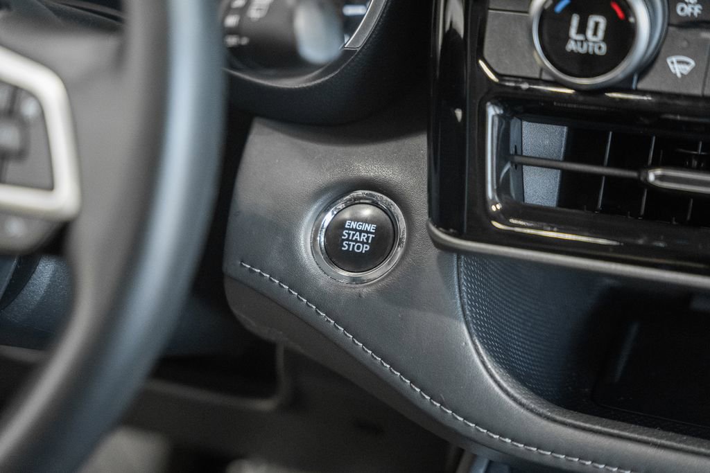 Used 2023 Toyota Highlander XLE image 23