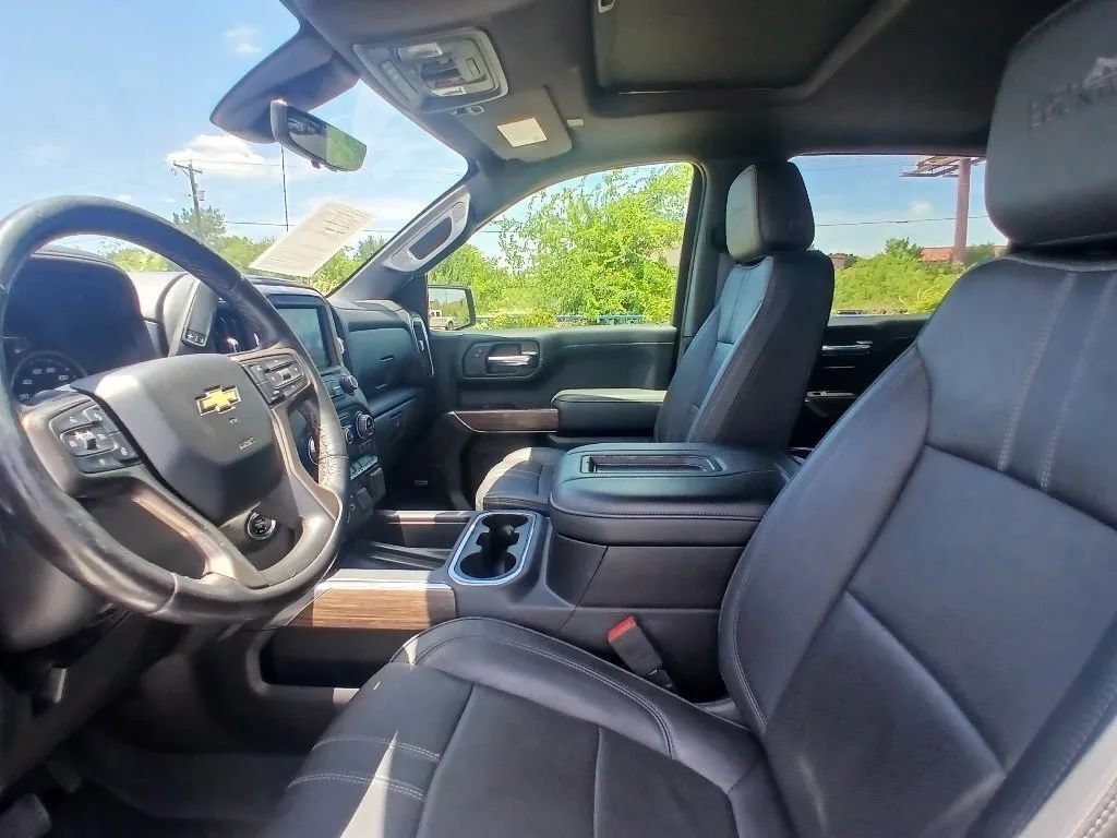 Used 2020 Chevrolet Silverado 1500 High Country w/ Technology Package AWD/4WD image 15