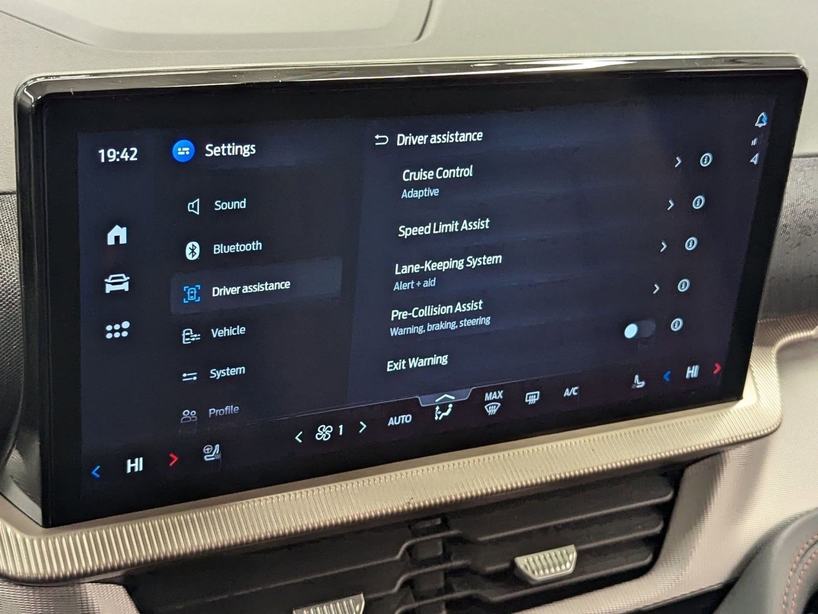 New 2026 Ford Explorer Active w/ Active Comfort Package image 28