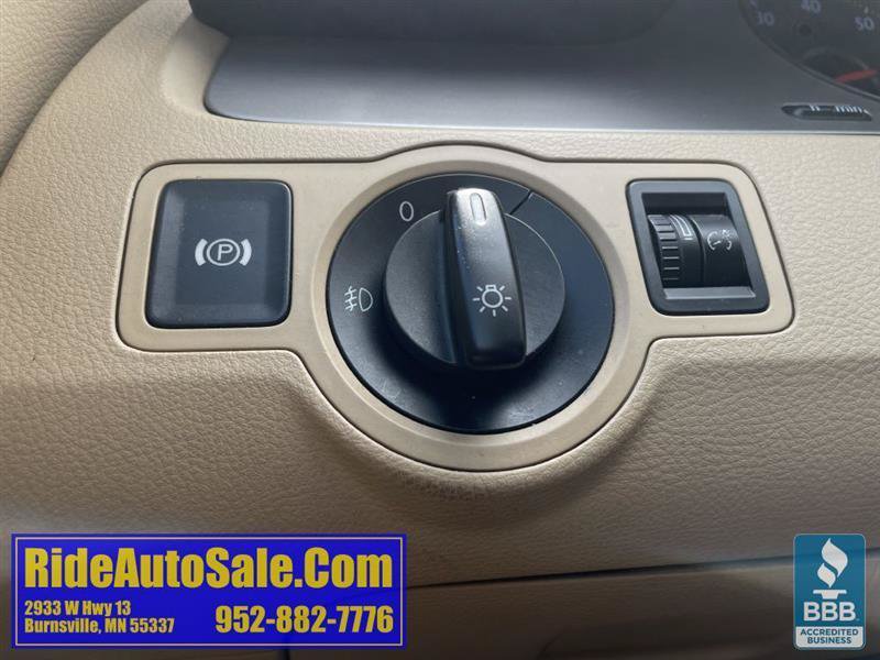 Used 2009 Volkswagen Passat Komfort FWD image 38
