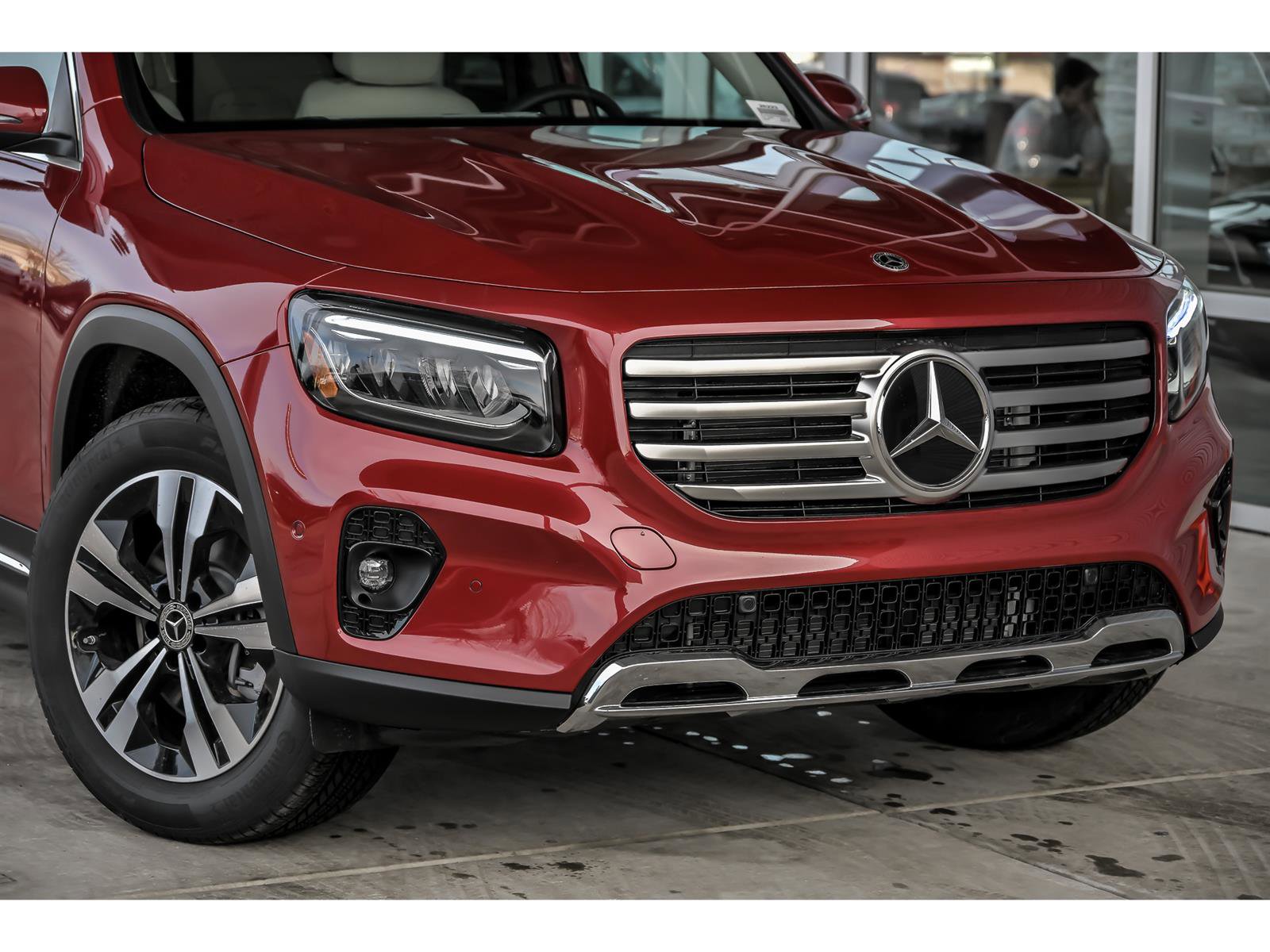 New 2026 Mercedes-Benz GLB 250 4MATIC image 2
