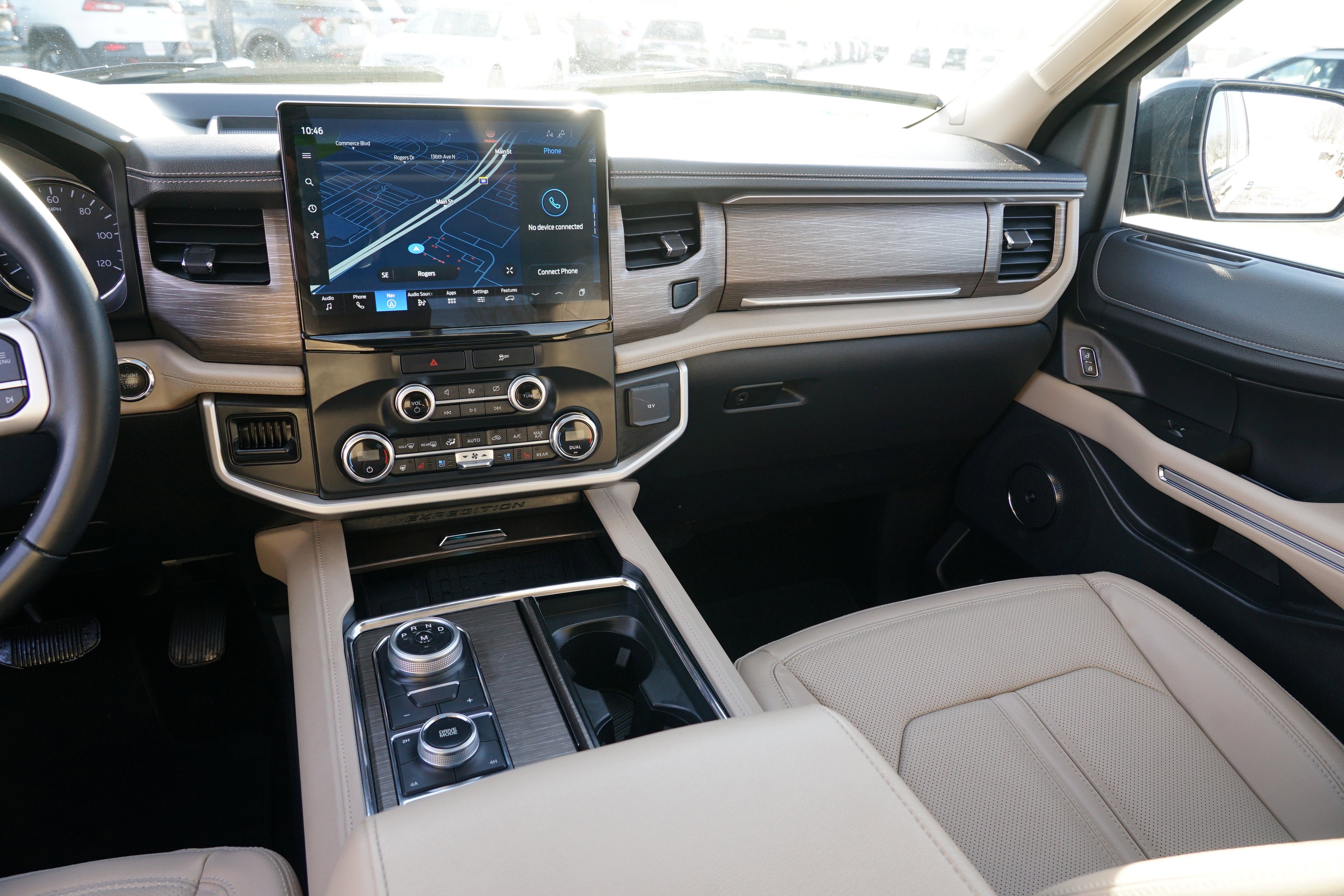 Used 2022 Ford Expedition Limited image 24