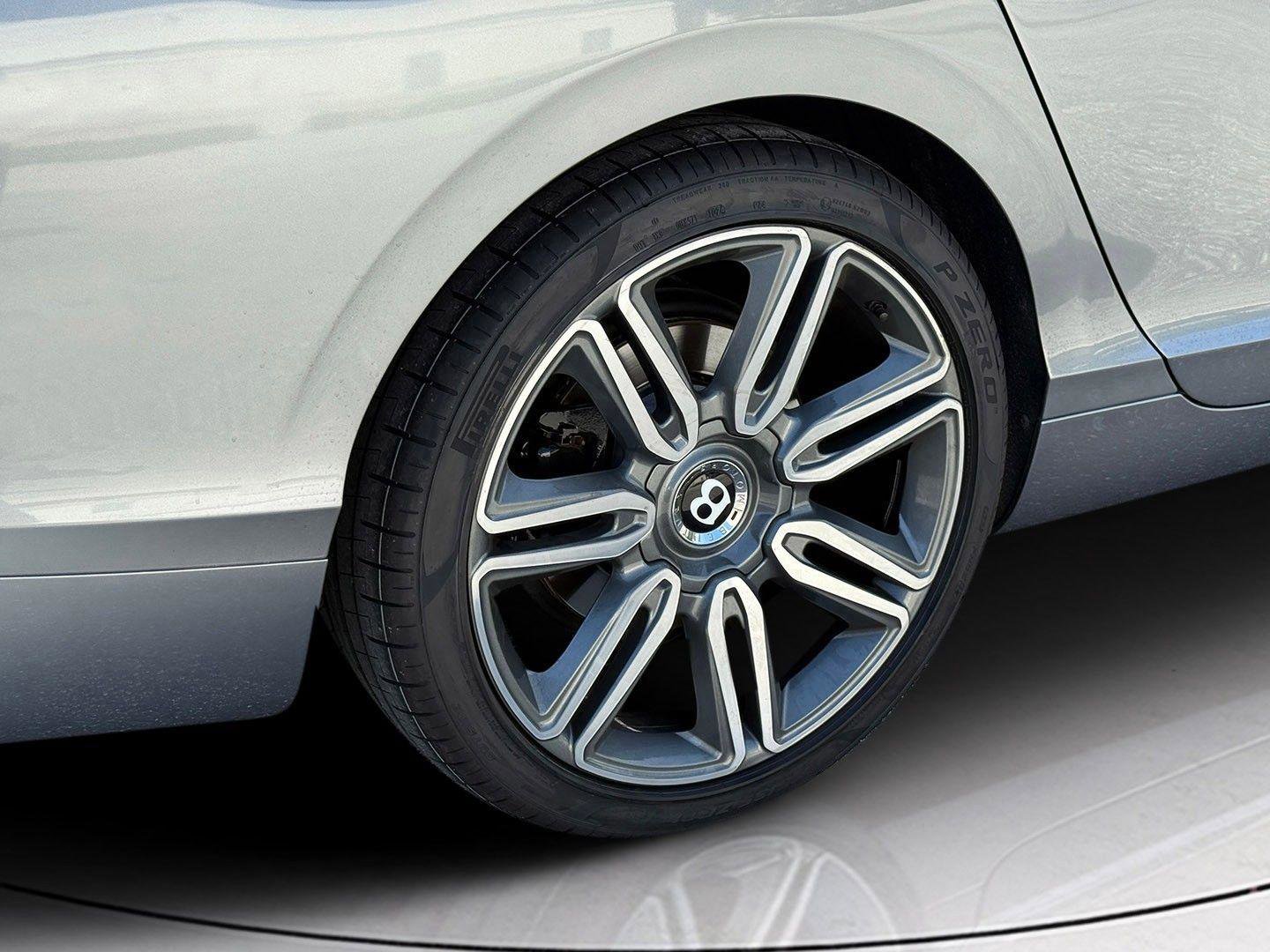 Used 2016 Bentley Flying Spur W12 image 15