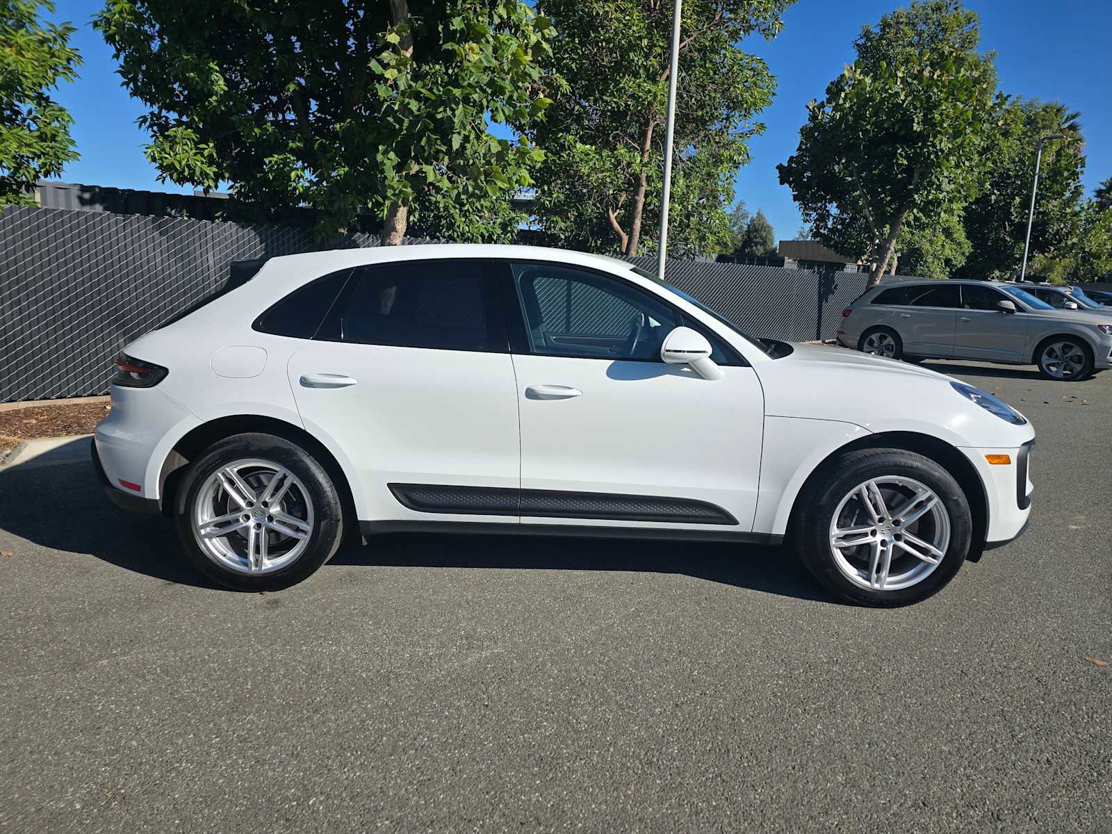 Used 2022 Porsche Macan image 2