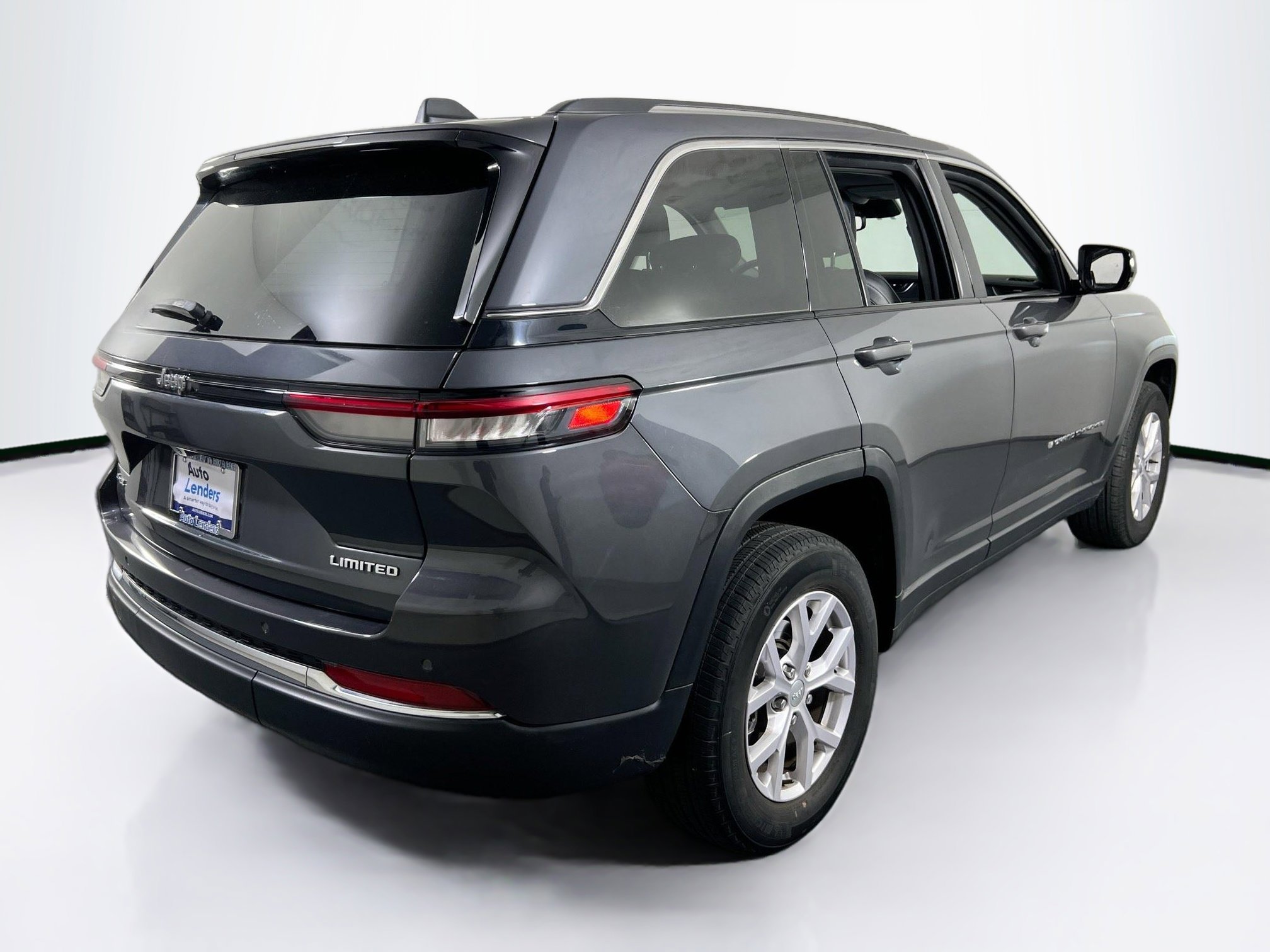 Used 2022 Jeep Grand Cherokee Limited image 5