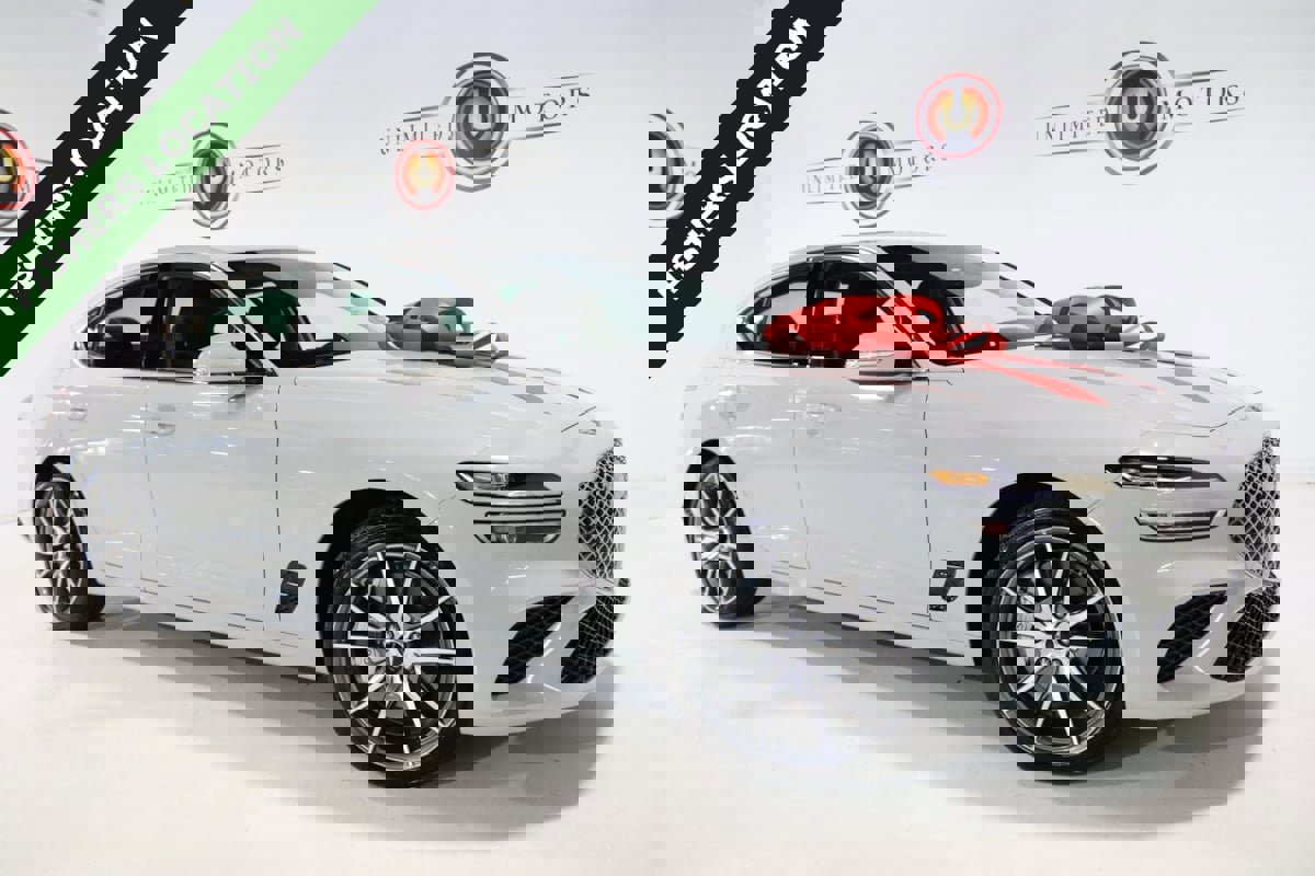 Used 2025 Genesis G70 2.5T image 1