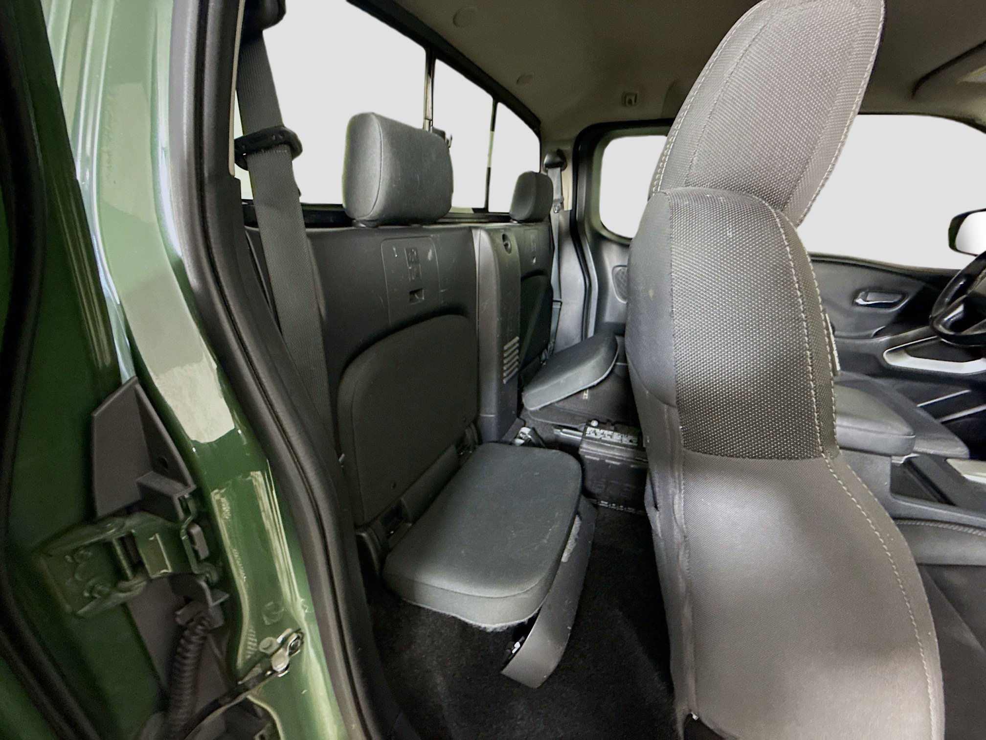 Used 2022 Nissan Frontier SV image 27