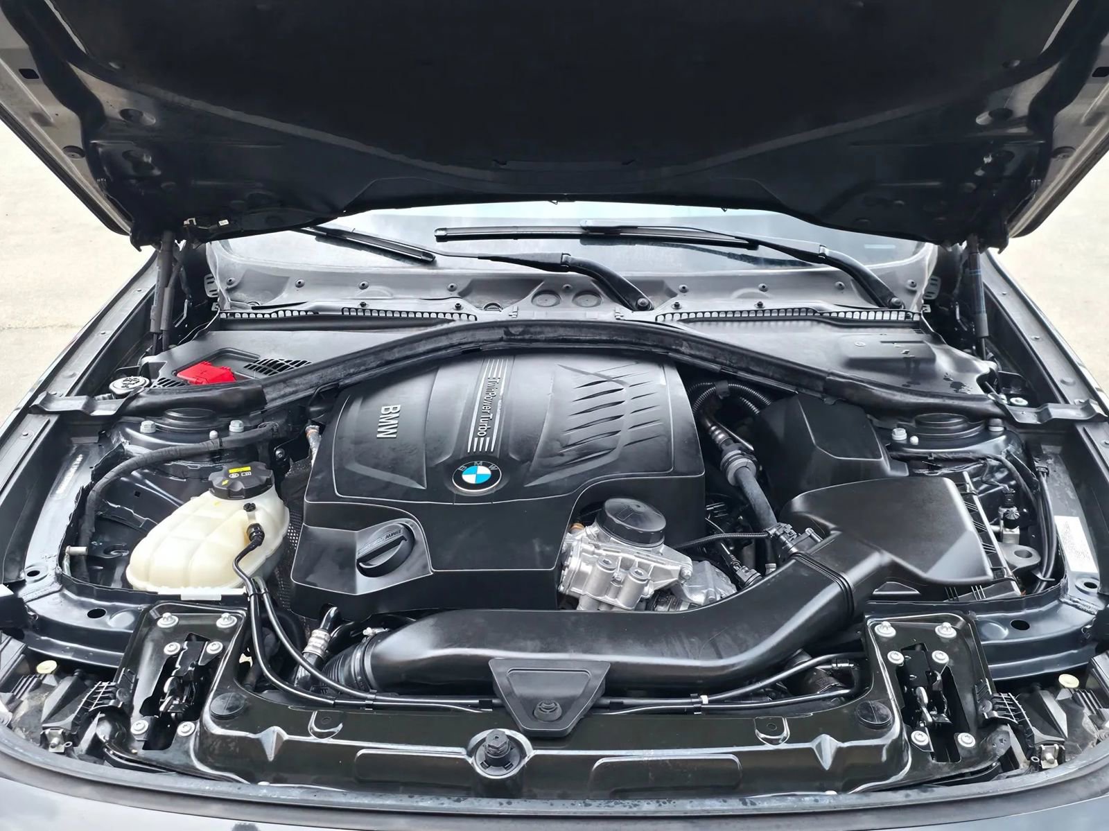 Used 2014 BMW 335i Gran Turismo xDrive image 23