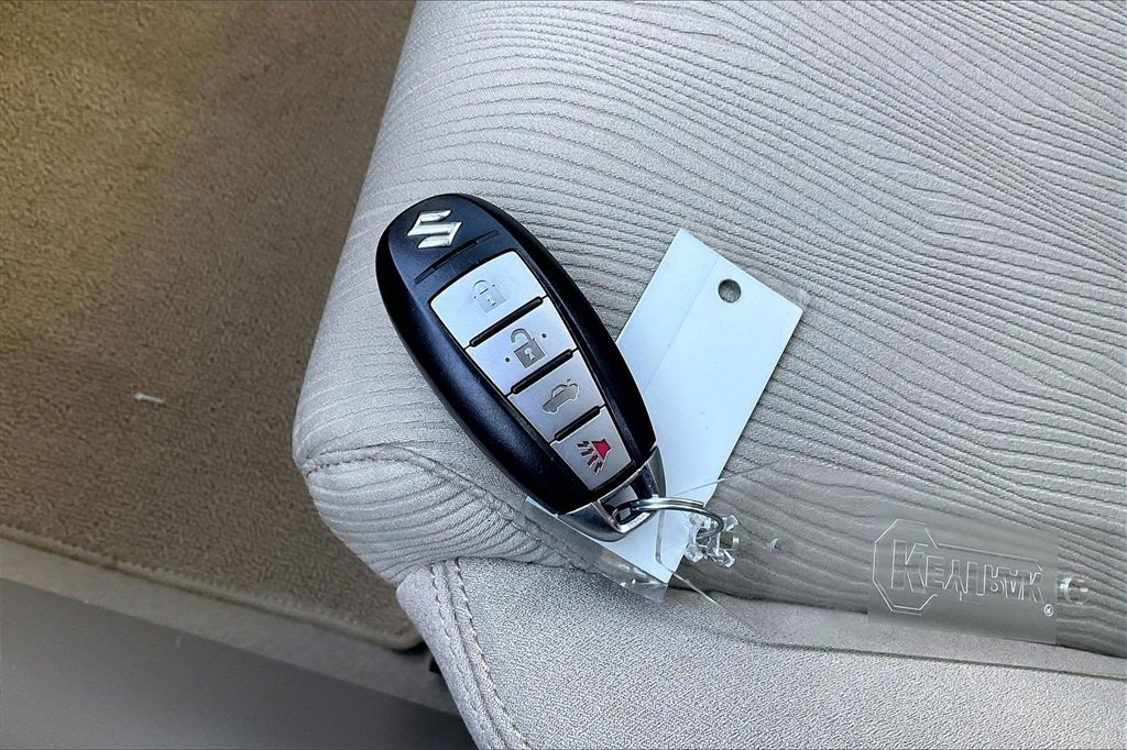 Used 2011 Suzuki Kizashi S image 31