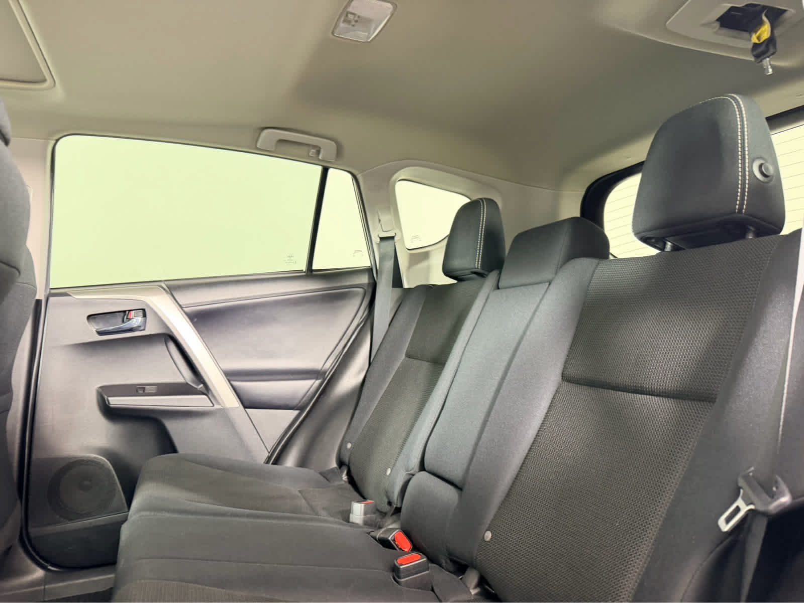 Used 2018 Toyota RAV4 XLE FWD image 15
