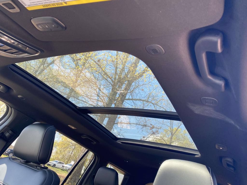 New 2026 Jeep Grand Cherokee L Limited w/ Limited Altitude Package RWD image 16