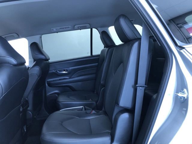 Used 2025 Toyota Grand Highlander AWD image 23