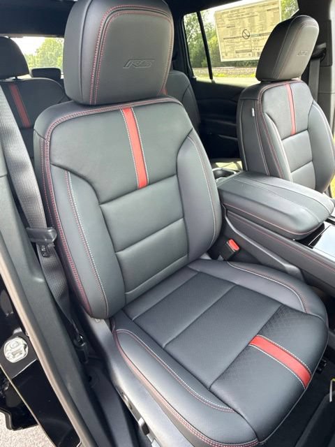 New 2026 Chevrolet Traverse RS w/ LPO, Floor Liner Package AWD/4WD image 39