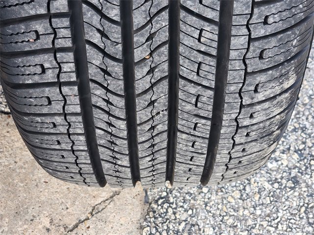 Used 2023 Jeep Grand Cherokee Limited w/ Black Appearance Package image 11