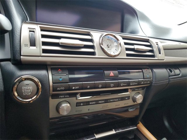 Used 2013 Lexus LS 460 AWD w/ Comfort Pkg image 17