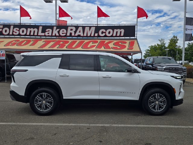 Used 2024 Chevrolet Traverse LT FWD image 7