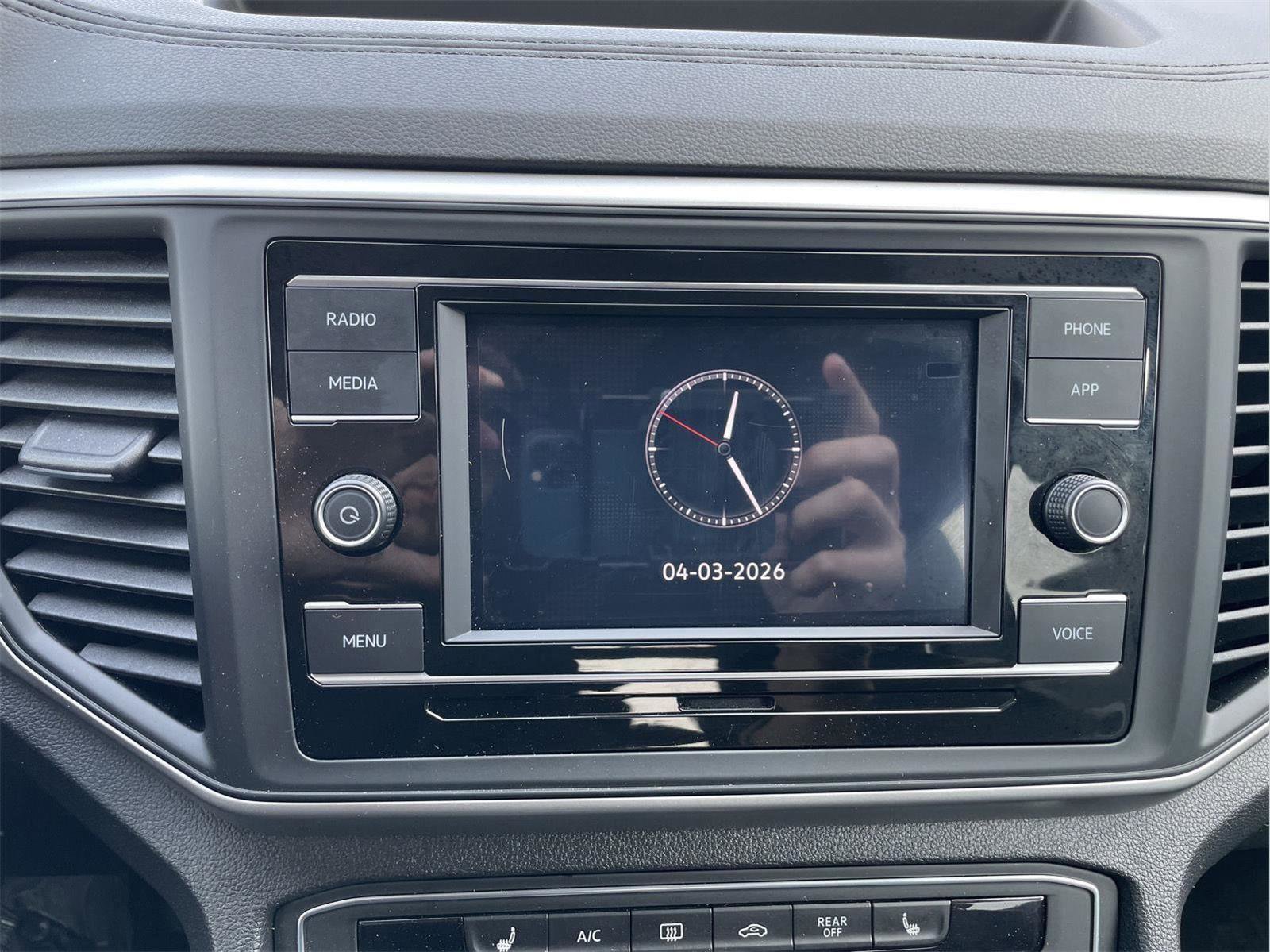 Used 2023 Volkswagen Atlas SE image 29