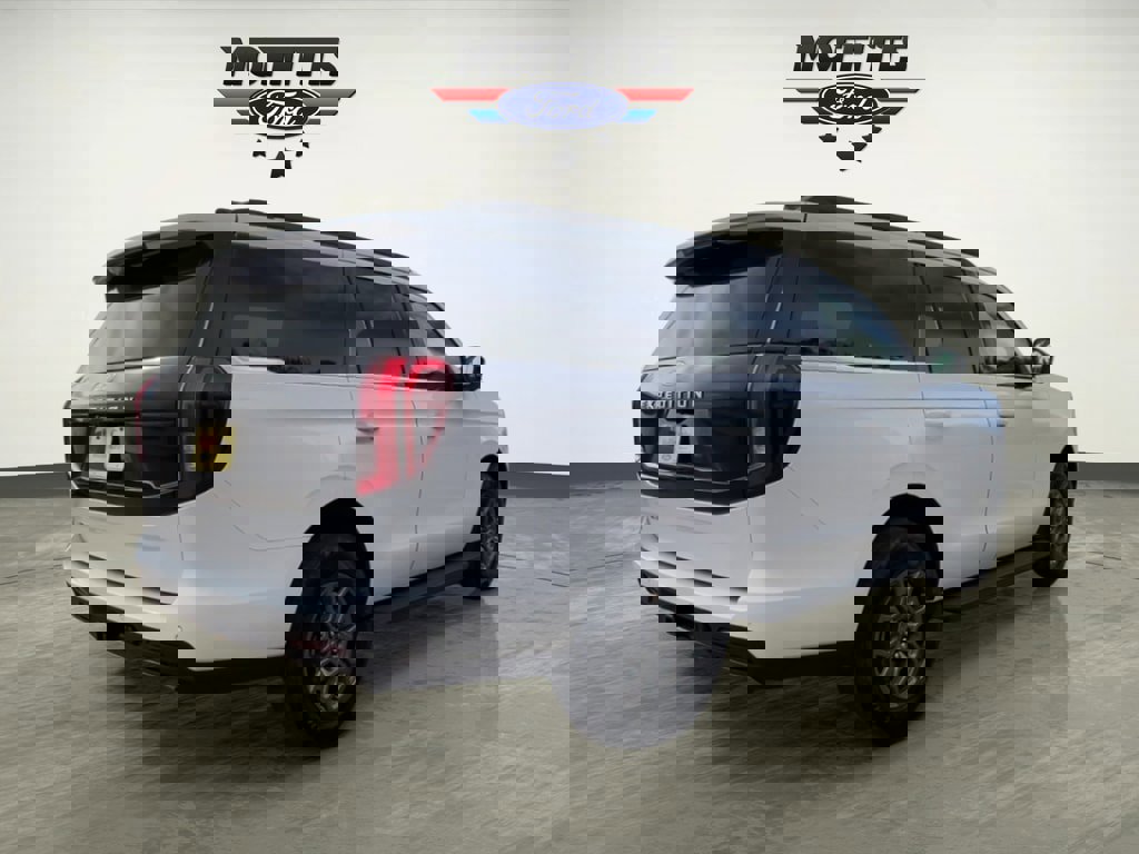 Certified 2025 Ford Expedition Active image 5