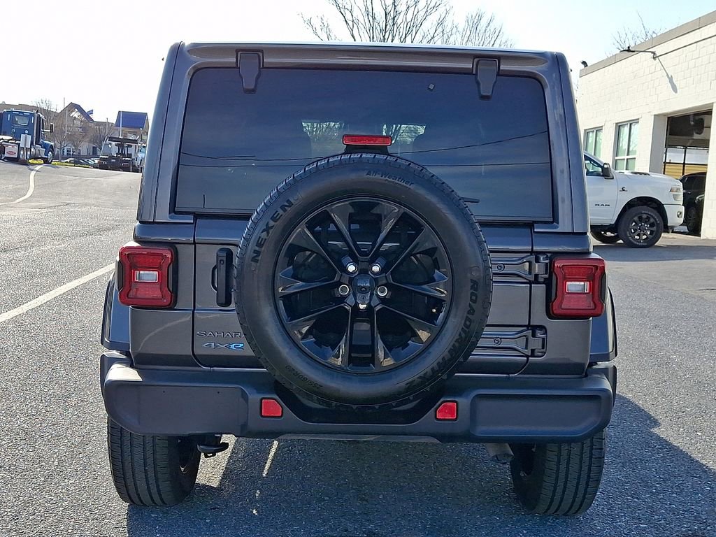 Used 2025 Jeep Wrangler Unlimited Sahara image 6