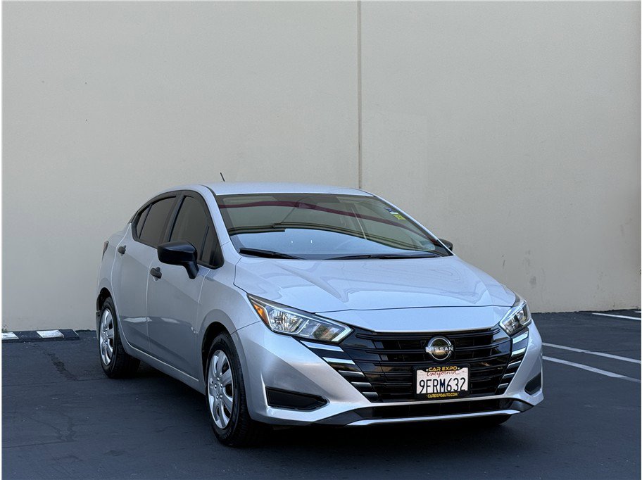 Used 2023 Nissan Versa S w/ Trunk Package image 3