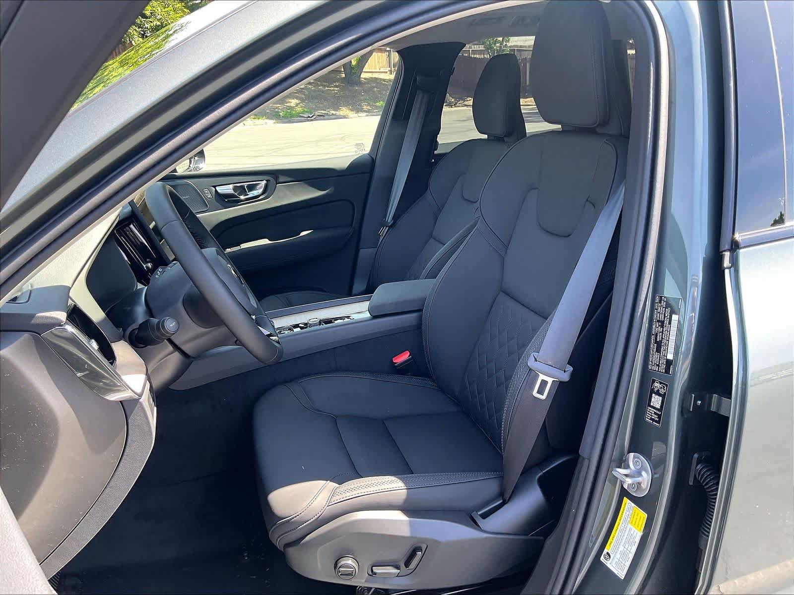 New 2026 Volvo XC60 T8 Plus w/ Climate Package AWD/4WD image 11