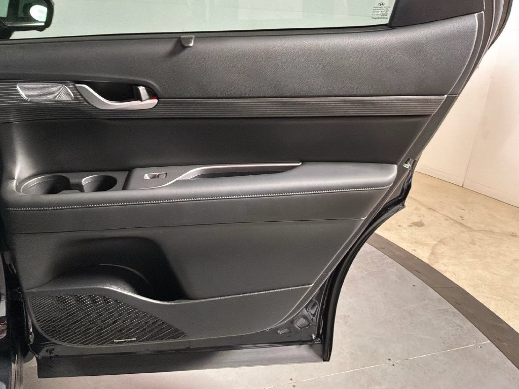 Used 2024 Hyundai Palisade Limited AWD/4WD image 19