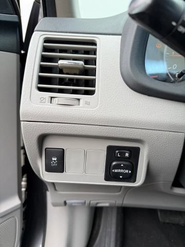 Used 2013 Toyota Corolla LE image 29