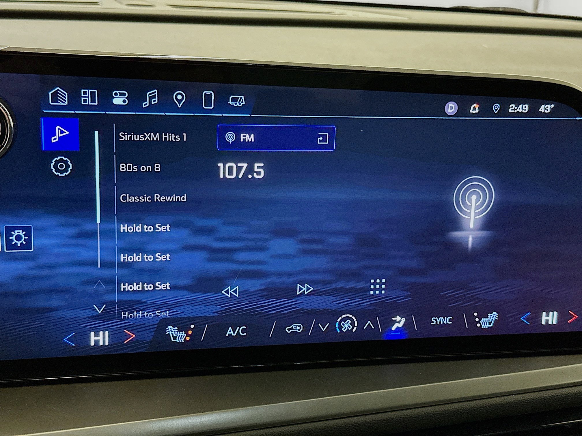 Used 2025 Chevrolet Traverse LT AWD/4WD image 21