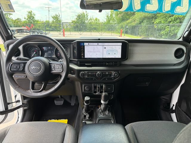 Used 2024 Jeep Wrangler Unlimited AWD/4WD image 15