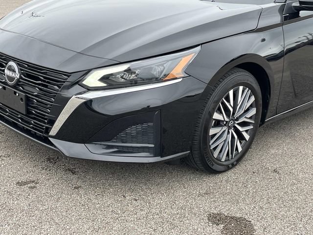 Used 2025 Nissan Altima 2.5 SV FWD image 10