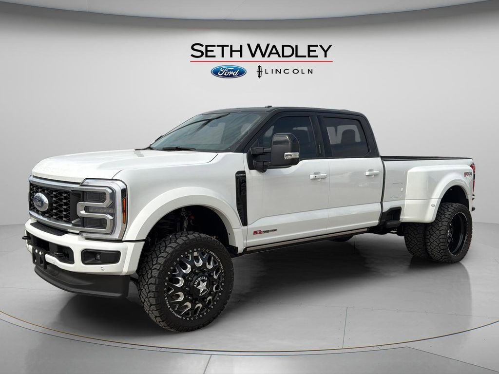 Used 2026 Ford F450 Platinum w/ FX4 Off-Road Package image 3