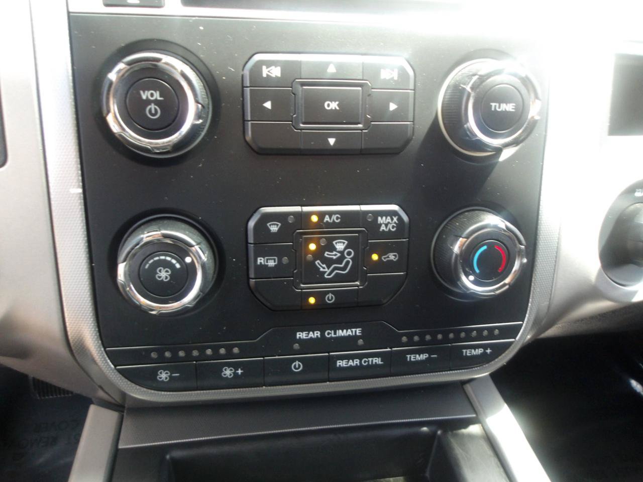 Used 2015 Ford Expedition XLT w/ Equipment Group 201A RWD image 24