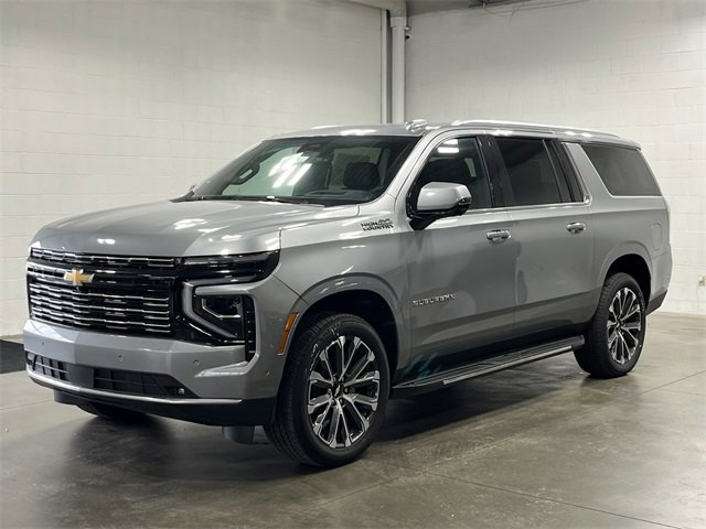 New 2025 Chevrolet Suburban High Country image 2