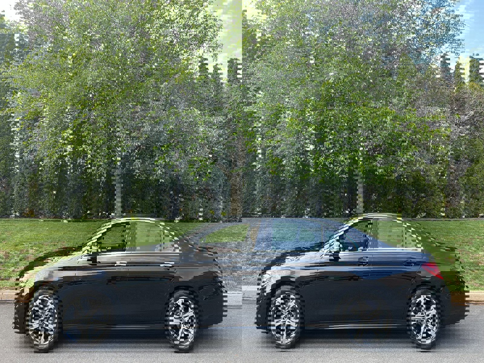 Used 2019 Mercedes-Benz E 300 4MATIC image 36