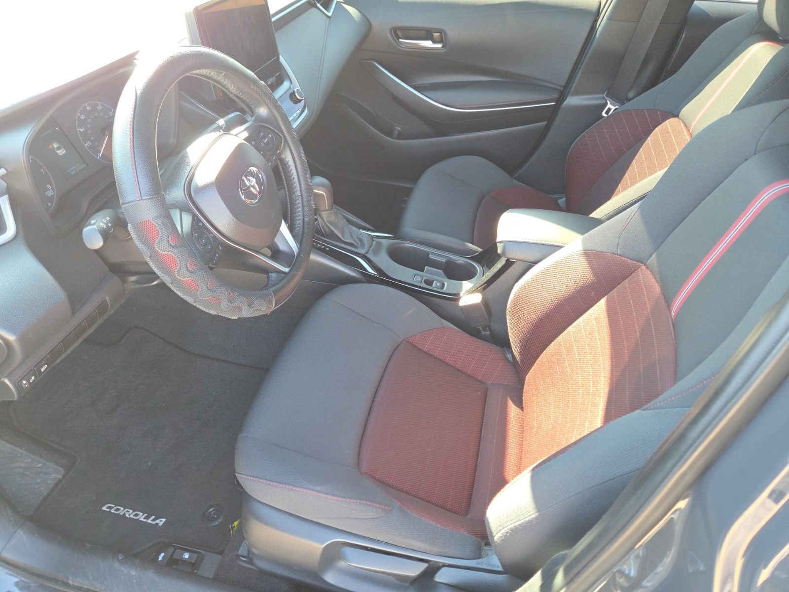 Used 2024 Toyota Corolla SE image 9