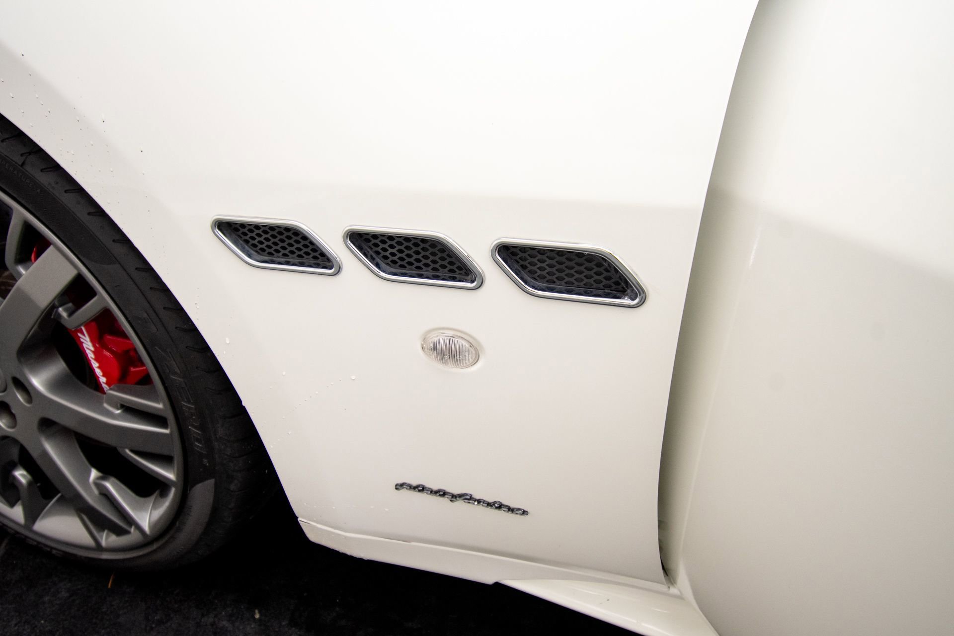 Used 2018 Maserati GranTurismo Sport image 34