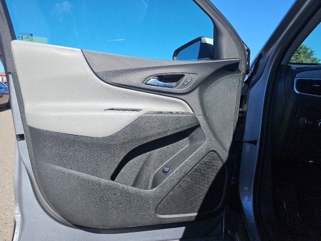 Used 2023 Chevrolet Equinox LT w/ Driver Convenience Package image 9