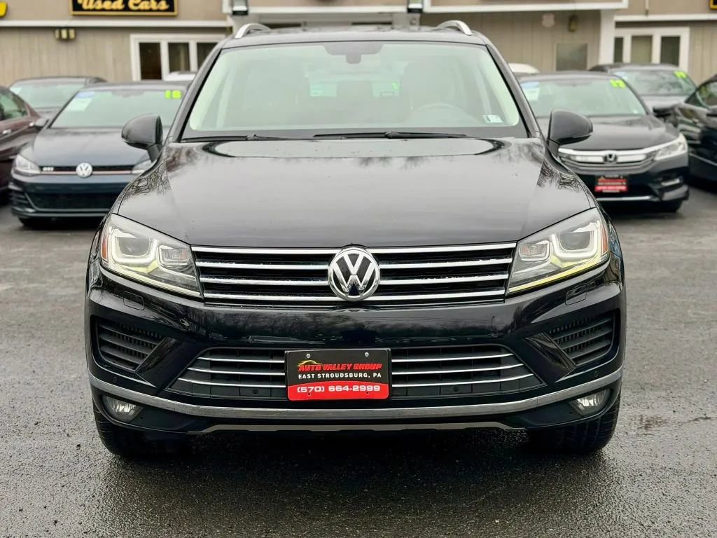 Used 2016 Volkswagen Touareg TDI AWD/4WD image 3