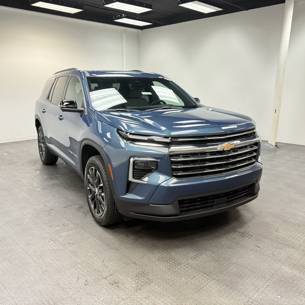 New 2026 Chevrolet Traverse LT w/ Sun and Wheel Package FWD image 9
