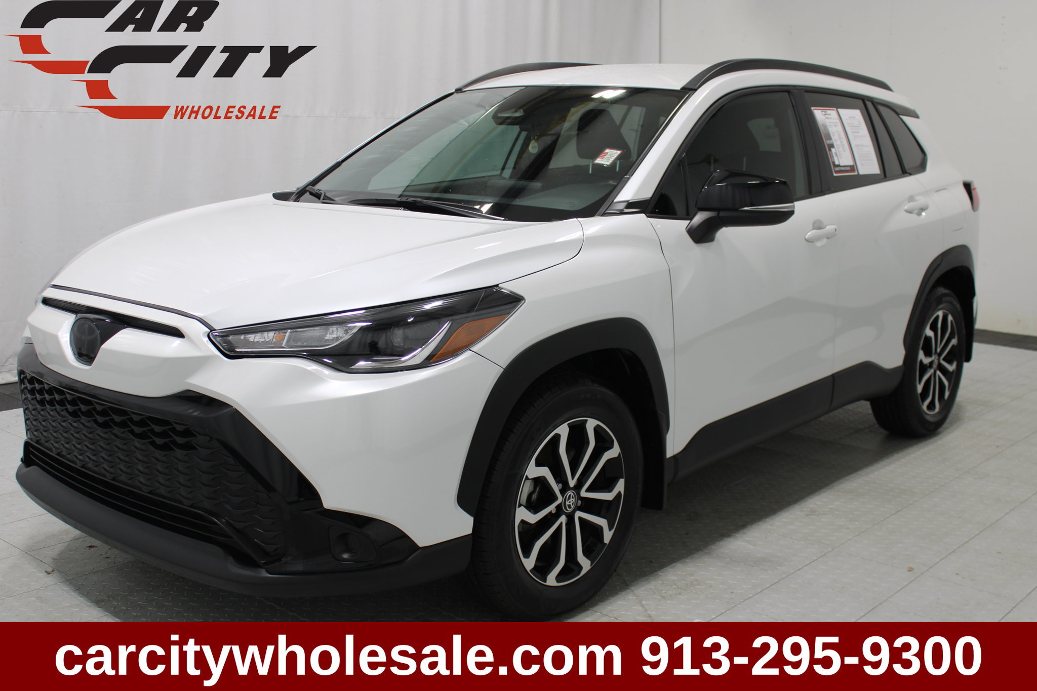 Used 2025 Toyota Corolla Cross AWD Hybrid image 1