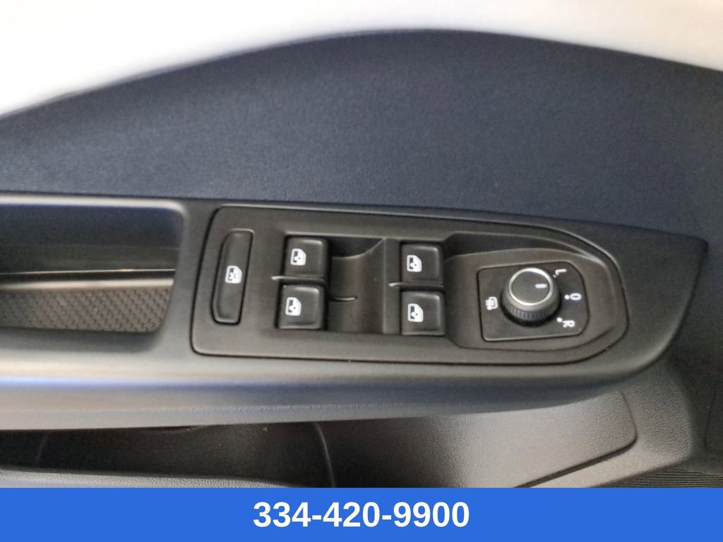 Used 2025 Volkswagen Taos SE w/ Panoramic Sunroof Package image 19