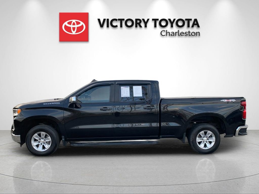 Used 2023 Chevrolet Silverado 1500 LT AWD/4WD image 2