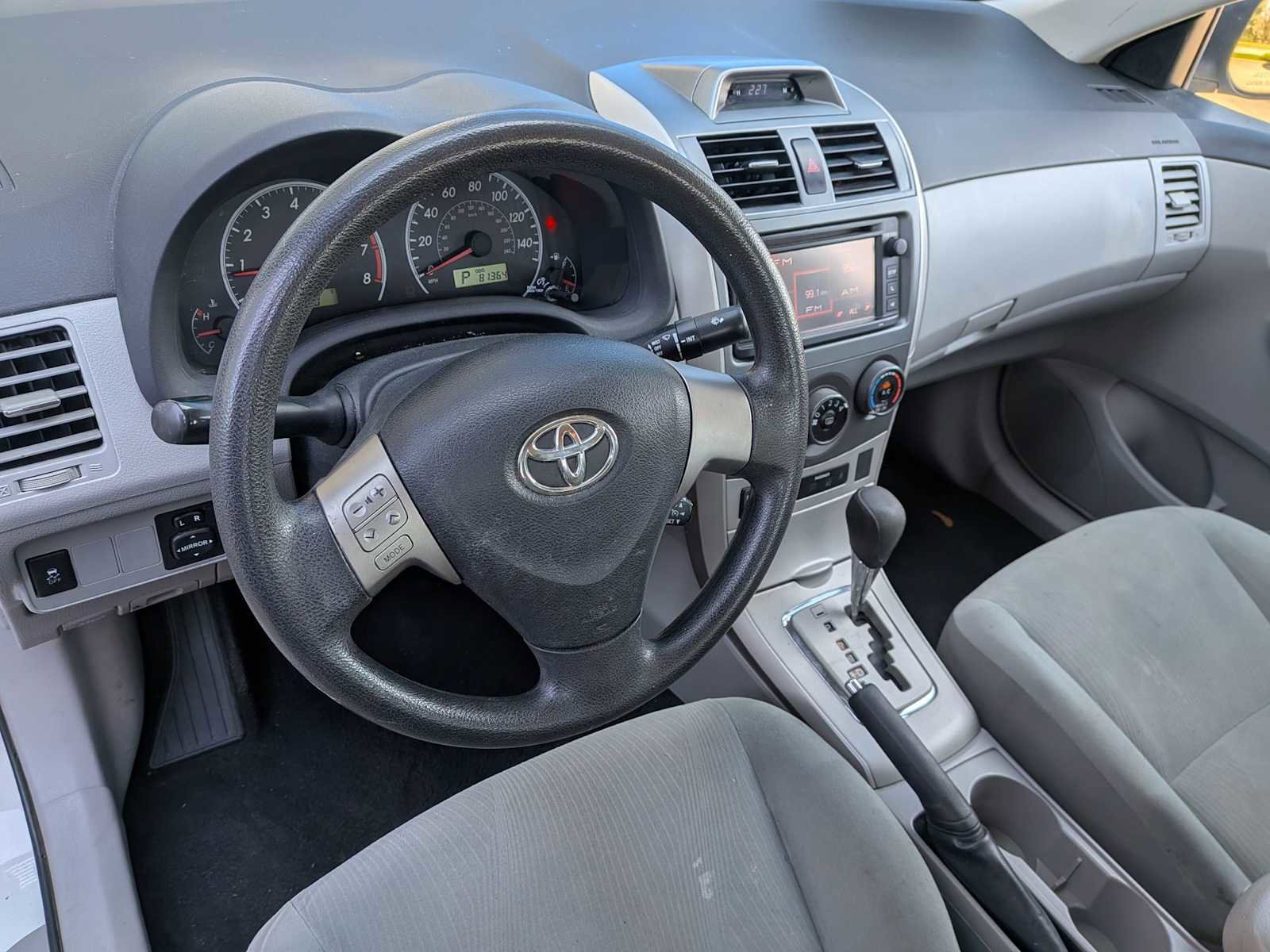 Used 2013 Toyota Corolla LE FWD image 13