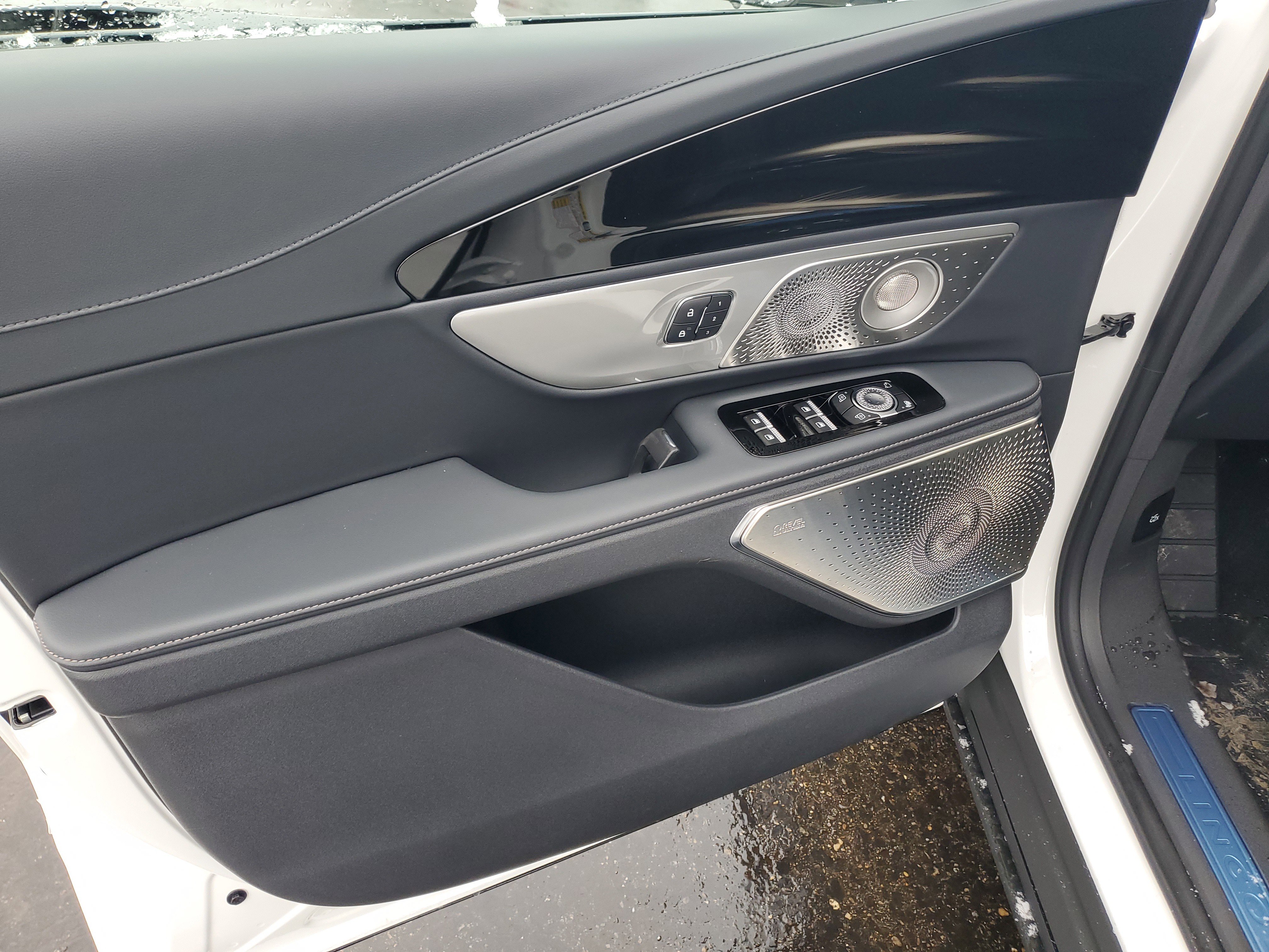 New 2026 Lincoln Nautilus Reserve image 8